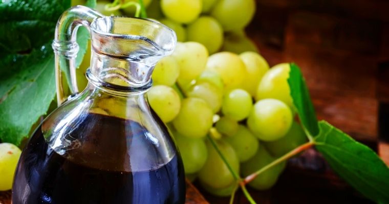 Balsamic vinegar from wine
