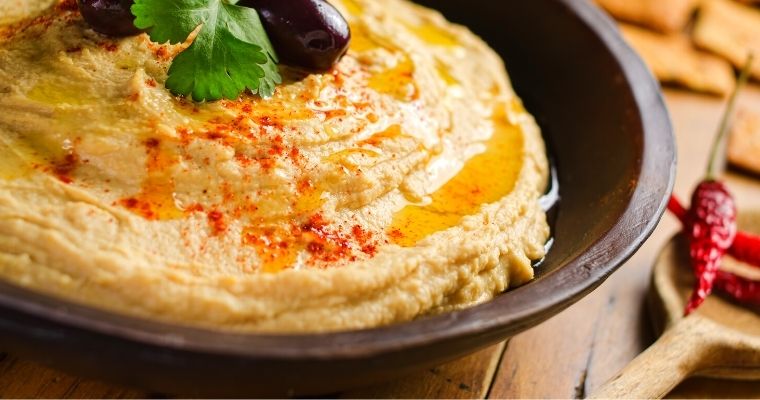 Hummus as alternative for cream cheese