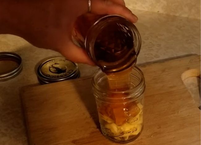 How can I preserve ginger in honey